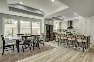 Walk to Main St Tomball! Family Retreat w/ Yard - 8