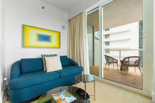 Fontainebleau Jr Suite Ocean View - 8