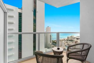 Fontainebleau Jr Suite Ocean View - 4