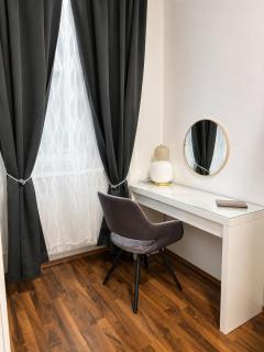Spacious Garden Apartment 2 Bedrooms Private Terrace Near Metro - 5