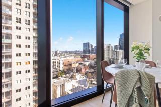 Luxury CBD Stay Pool Spa & City Views - 0