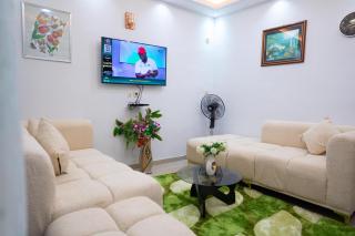 Appartement meublé avec cour extérieure privé à Bastos - 6