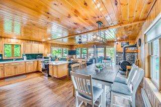 Lakefront Gloversville Home w/ Beach + Dock! - 8