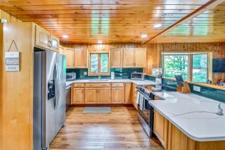 Lakefront Gloversville Home w/ Beach + Dock! - 6