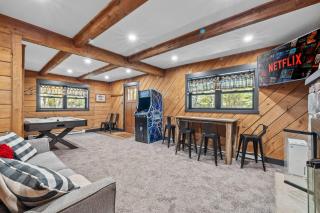 Poconos Ski Base w/ Hot Tub & Game Room! - 9