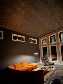 McCracken's Mid Century Modern Luxury Cottage - 5