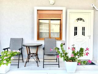 Private apartment with parking space - 9