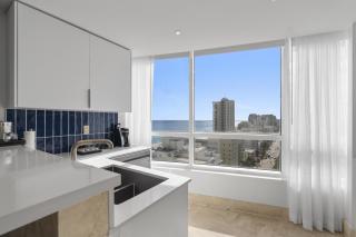 Fontainebleau II Tresor Ocean View Huge 1BR Suite - 4