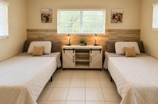 The Ultimate Miami Oasis Private Resort-Style Pool Villa Near Beaches - 8