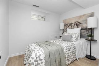 Bright 2 Bedroom Suite - 7