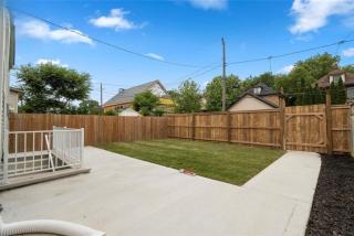 Bright 2 Bedroom Suite - 3