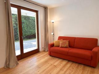 Haydn Lodge Garden & Terrace Apartment - 8