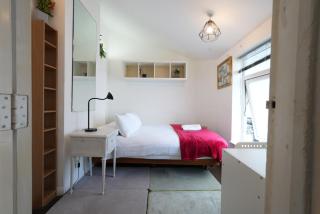 Cosy 3BR House, 2 Bath, Near Luton Centre - 9