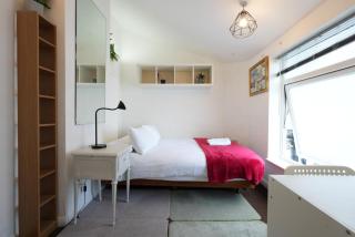Cosy 3BR House, 2 Bath, Near Luton Centre - 2