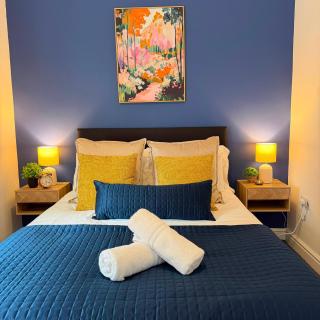 Stylish New 4-Bed Home in Sunderland Sleeps 8 - 6