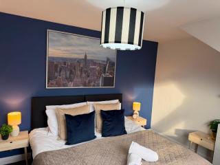 Stylish New 4-Bed Home in Sunderland Sleeps 8 - 5