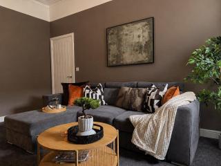 Stylish New 4-Bed Home in Sunderland Sleeps 8 - 3