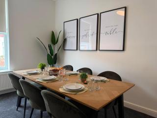 Sorely House Stylish 4BR Sunderland Stay - 6