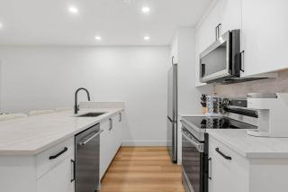 Brand New Bright Luxury 3BD/2BATH - King Bed - 2