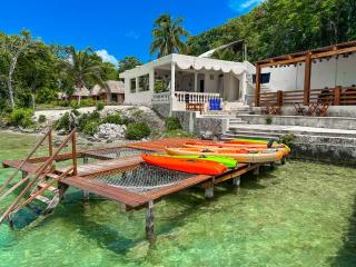 GlampCalar lagoon Front Bungalows - 1