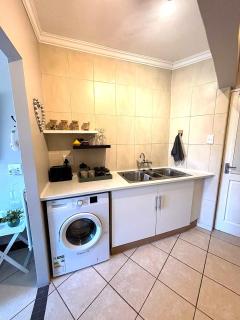 The Clinton - cozy studio escape close to Sandton - 5