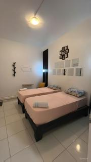 Twin Bed Room-King Room - 0