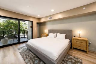 LUX at Craftsman - Heart of Old Town Studio 2 - 3