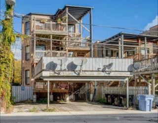 Luxury Wrigley Getaway 2BR Parking - 2