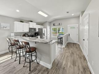 Captains Quarters- New Listing - 4