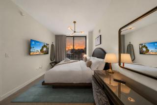 Rooftop Pool & Gym - City Views - Modern Condo - 3