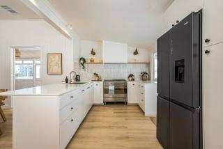 The Verandah - Designer Queenslander 200m to beach - 2