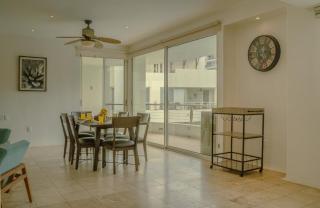 NITTA 105 Ocean & Pool Views - Spacious Condo - 8