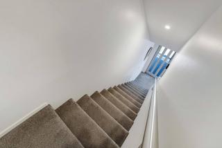 Chic Peninsula Townhouse with Air-Con and Parking - 1