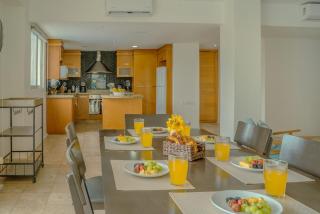 NITTA 105 Ocean & Pool Views - Spacious Condo - 7