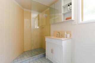 Margate Beach Studio 3 - 6