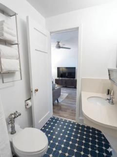 322 - Vintage Charm in Downtown - 2