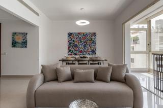 Charming 2 Bed Home in Clemenceau - 6