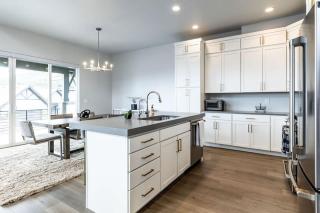 Modern Mountain Retreat - 3