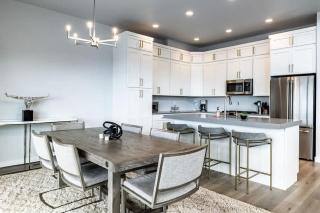 Modern Mountain Retreat - 4