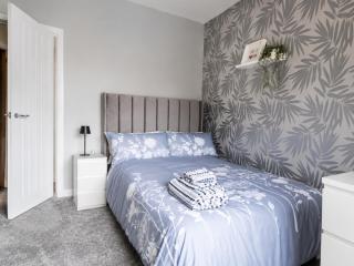 Stylish 2 BDR in Glasgow - Sleeps 4 - Free Parking - 1