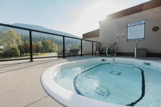 Northwinds Hotel Revelstoke - 1