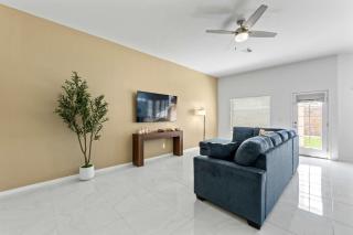 Desert Modern 3BR 2BA Home King Bed Smart TVs - 9