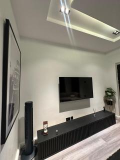 Luxury standalone 1 bedroom apartment with a pool - 8