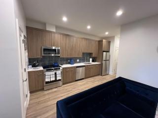 Stylish 2BR Near Hyde Park, UChicago & Lake - 8