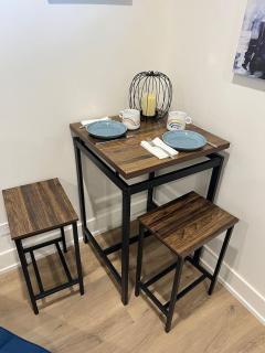 Stylish 2BR Near Hyde Park, UChicago & Lake - 6