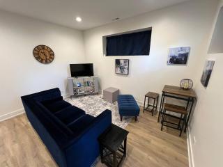 Stylish 2BR Near Hyde Park, UChicago & Lake - 4