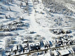 Woodside Elegance Ski-In Ski-Out Escape - 9