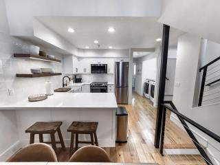 Woodside Elegance Ski-In Ski-Out Escape - 4