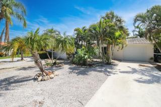 Zen 2BR home 10 min from Siesta Key - Palm Garden - 6