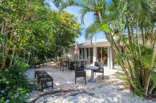 Zen 2BR home 10 min from Siesta Key - Palm Garden - 2